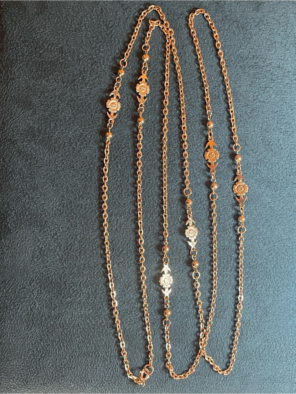 Vintage 51” Gold Tone Anchor & Floral Motif Medallion Accented Chain Necklace - Picture 6 of 6
